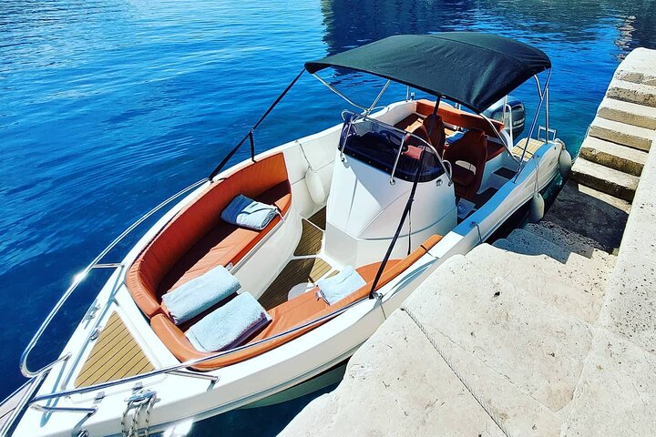 Private 4h Boat Tour Elaphite Islands with Barracuda 545